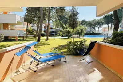 Image de Appartement avec patio donnant sur la piscine