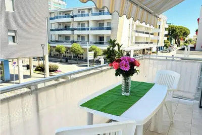 Image de Appartement en bord de mer avec balcon