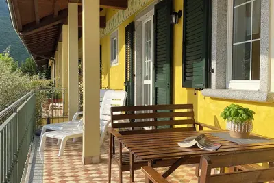 Image de Casa Elena, bis 4 Personen, Großer Sonniger Balkon, ca. 300m zum See/ Strand