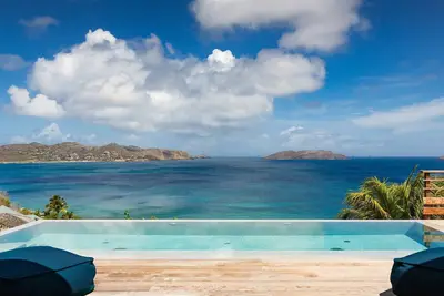 Image de Warm villa furnished with refinement