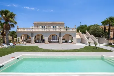 Image de Traditional Villa Located in the Plains of Menfi