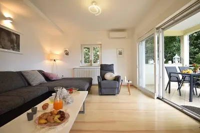 Image de Holiday House with garden \"Nena\"