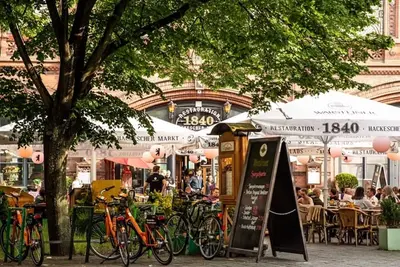 Image de Modern 43m2 One bedroom apartment: Sleeps 4, Prime Location