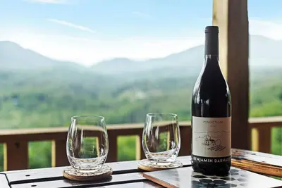 Image de 270° Mountain Views at EverLight Mountain Escape - Couples Retreat