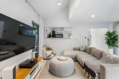 Image de 3br Modern Elegance Near Beaches