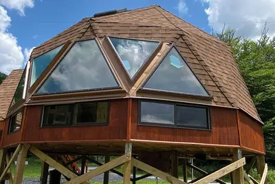 Image de Cozy dome creekside in the mountains