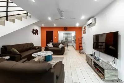 Image de Cozy 2-bedroom townhome with Ac and WiFi in brilliant Adenta