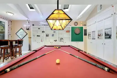 Image de Chico Manor : Billiards & Patio