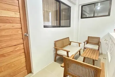 Image de Newly Renovated One Bedroom Apartment