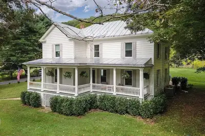 Image de Fully Renovated Modern Farmhouse near Lexington