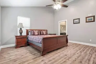 Image de Dupont Lodge- Bbq, fire pit, 7 min to beach