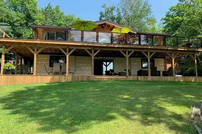Image de Four Season Pan-Abode Cottage on Georgian Bay