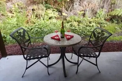 Image de Ohia Lehua Hideaway, Ohia Lehua Hideaway at Lotus on Jade - Clean room in the forest