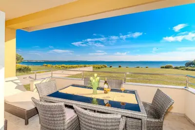 Image de Beachfront | Sea view | for 4-6 persons