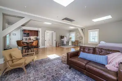 Image de Main St Lexington Modern Loft Apt, walk to Wlu Vmi