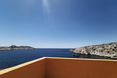 Image de Féérique Iles Frioul 102m2 très bel appartement 3 terrasses Vue Mer plage à pied