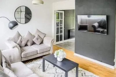 Image de Emscote Green Modern 4 Bed Solihull House