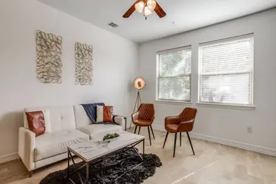 Image de 3br Townhome Next to Ut With Garage 8314