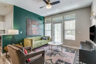 Image de Gorgeous 2br in Champion City 6317