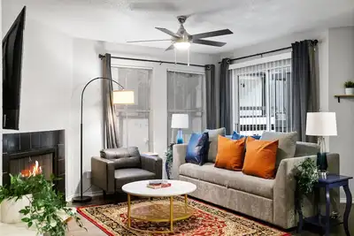 Image de 2br in University Hills Austin 4673