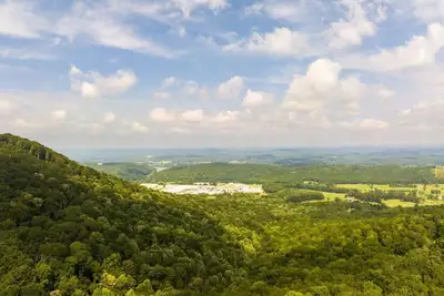 Image de Brow Bella | Mt Views, Hot Tub & Porch
