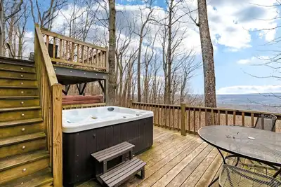 Image de Serene Getaway | Hot Tub & Mountain Views