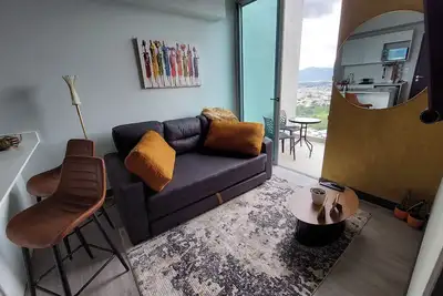 Image de Skyline Retreat Top Floor 1br Apartment with Mountain Views