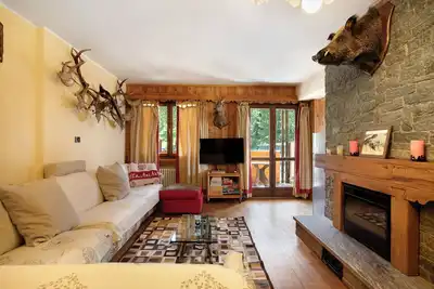 Image de Appartement 'E11even - Pila Appartamenti' avec vue sur montagne, terrasse privée et balcon
