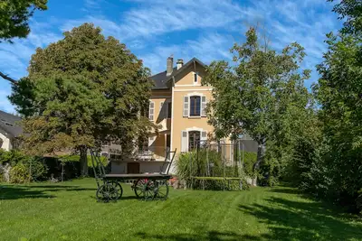 Image de Petite maison 'Gite De Myans 15 Personnes' avec vue sur les montagnes, terrasse privée et Wi-Fi