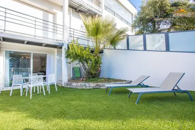 Image de Appartement 'Superbe F2 Spacieux' avec piscine partagée, Wi-Fi et climatisation