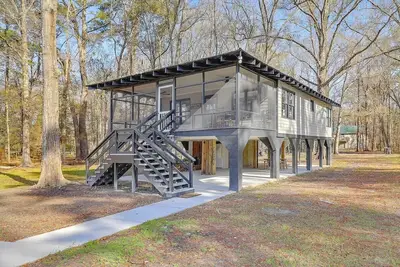 Image de Riverfront Cottage with 2 docks and firepit located on the Edisto River