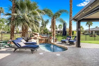 Image de Entire Home! Walk to Music Festivals & Horse Shows!