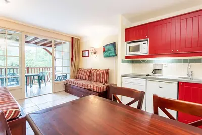 Image de Proche du lac, bel appartement résidence avec piscine