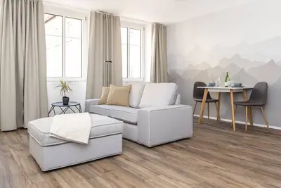Image de Studio-Vue ville-Salle de bain privée séparée