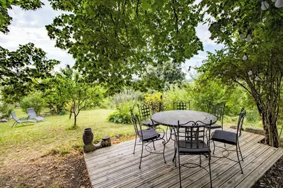 Image de Gîte Des Bois Du Charme avec jardin