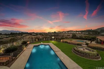 Image de Top of the World Anaheim View Home