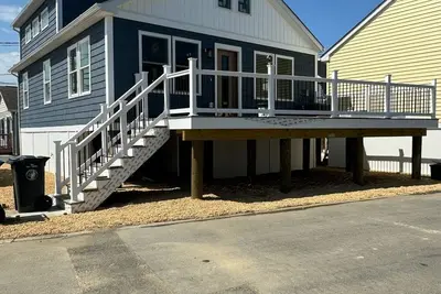 Image de Newly Constructed ~ 3br ~ 2 Bath 1 block to the Beach Pet Friendly