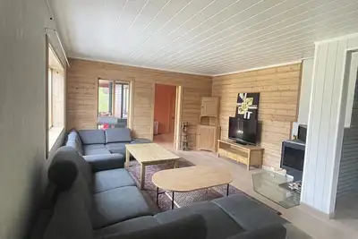 Image de Central Arctic Apartment - 4 Bedrooms and parking