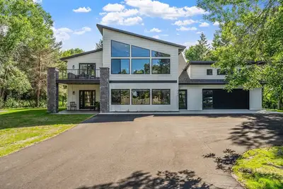 Image de Modern Cabin Lake Life - 3 Bed 3 Bath - 2. 5 Private Acres - Sleeps 9