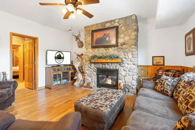 Image de 2bd + Loft, Walk-In Cabin- Discounts on Golf & Tickets!