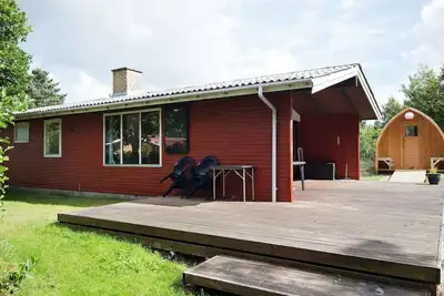 Image de 4 person holiday home in Ålbæk