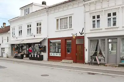 Image de Maison de vacances pour 5 a Risør-By Traum
