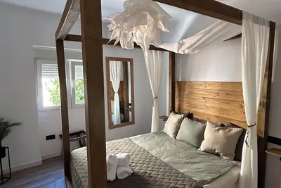 Image de Espectacular Apartamento en el Centro con un Patio Maravilloso y Balcón!