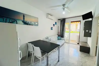 Image de Appartement lumineux à 150 mètres de la mer