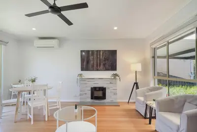 Image de Central Forest Hill 3br2ba House+Parking