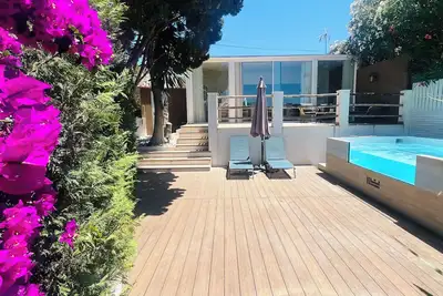 Image de Modern house with pool at the beach & sea view!