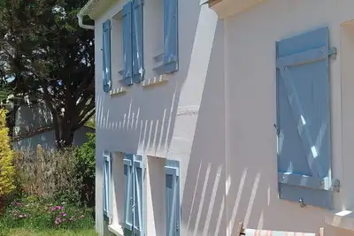Image de Grande maison familiale, vue mer, nichée dans la dune, sur l'ile de Noirmoutier.