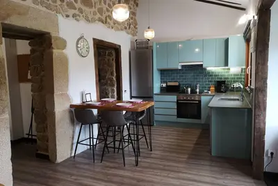 Image de Rustic, spacious apartment in the Valles Pasiegos, with sheep and hens