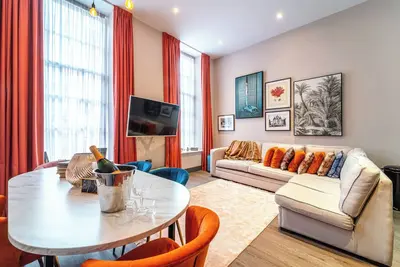 Two Bedroom Apartment 106 (Sleeps 6)
