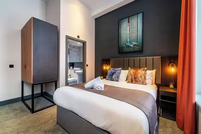 Two Bedroom Apartment 306 (Sleeps 6)